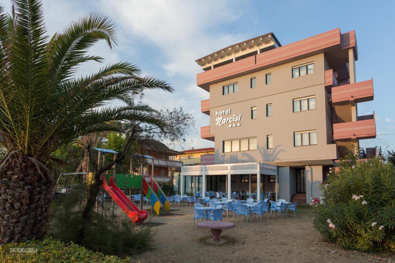 Hotel Narcisi2 Розето-дельи-Абруцци Экстерьер фото