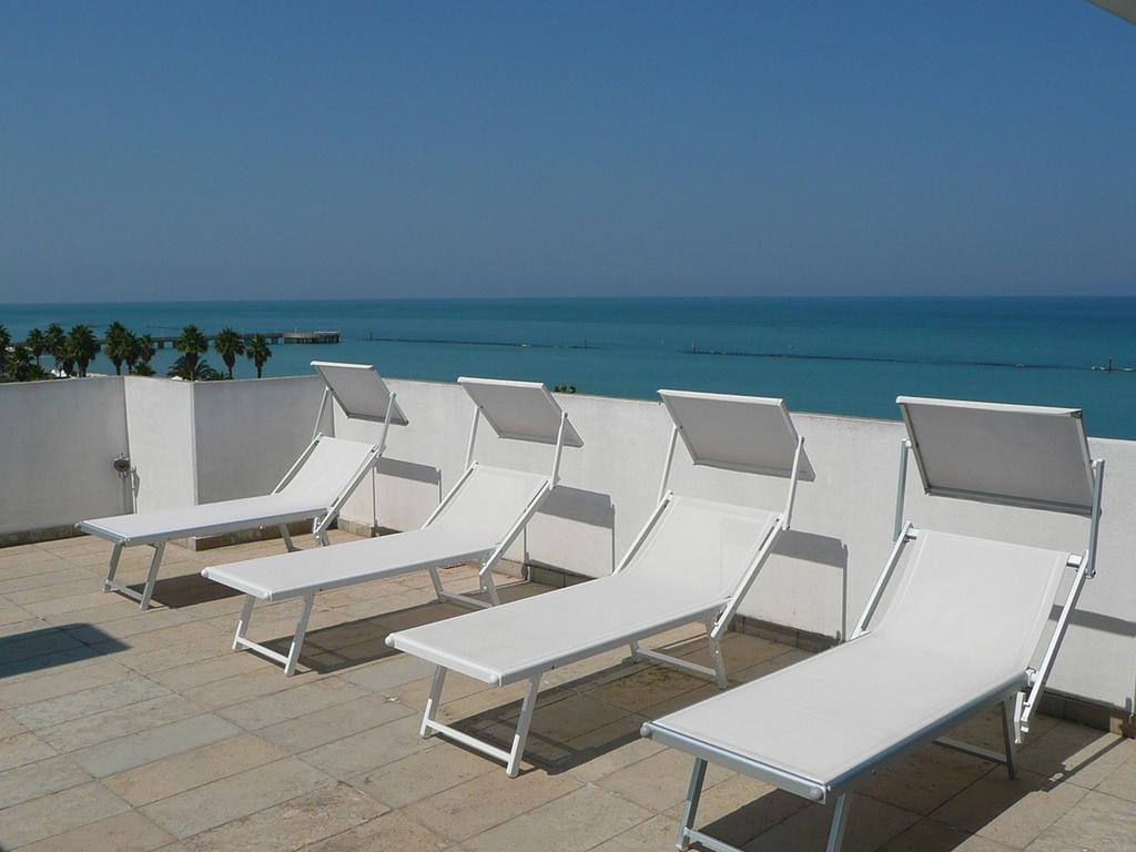 Hotel Narcisi2 Розето-дельи-Абруцци Экстерьер фото